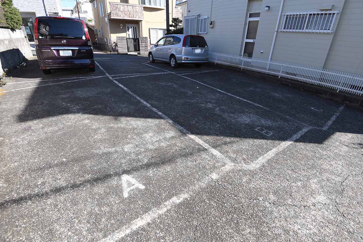 医院裏駐車場